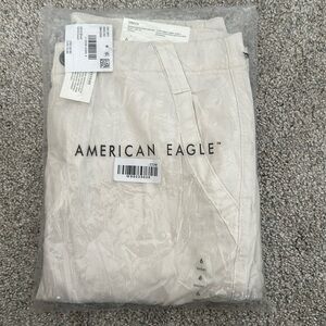 BRAND NEW W/ TAGS AMERICAN EAGLE DREAMY DRAPE WIDE LEG KHAKI PANTS Sz 6 SHORT